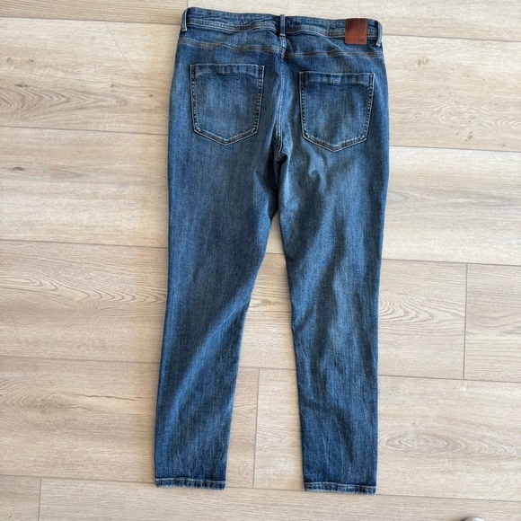 Zara Dark Wash‎ Light Distressing Straight Leg High Rise Stretch Women’s 10 EUC - Picture 5 of 11